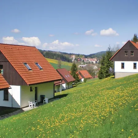 Three-bedroom Holiday In * Stárkov