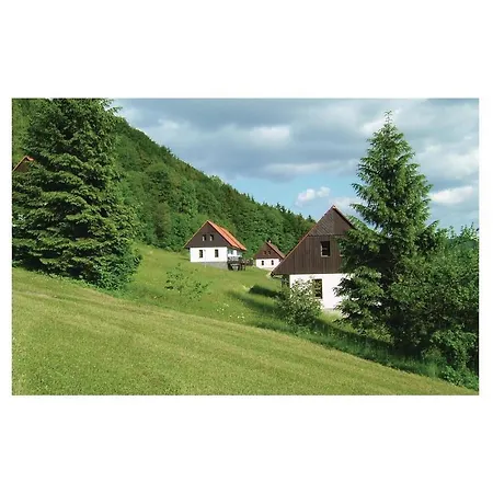 Three-bedroom Holiday In בית נופש