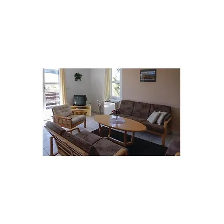 Three-bedroom Holiday In Stárkov