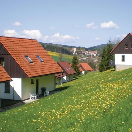 Three-bedroom Holiday In * Stárkov